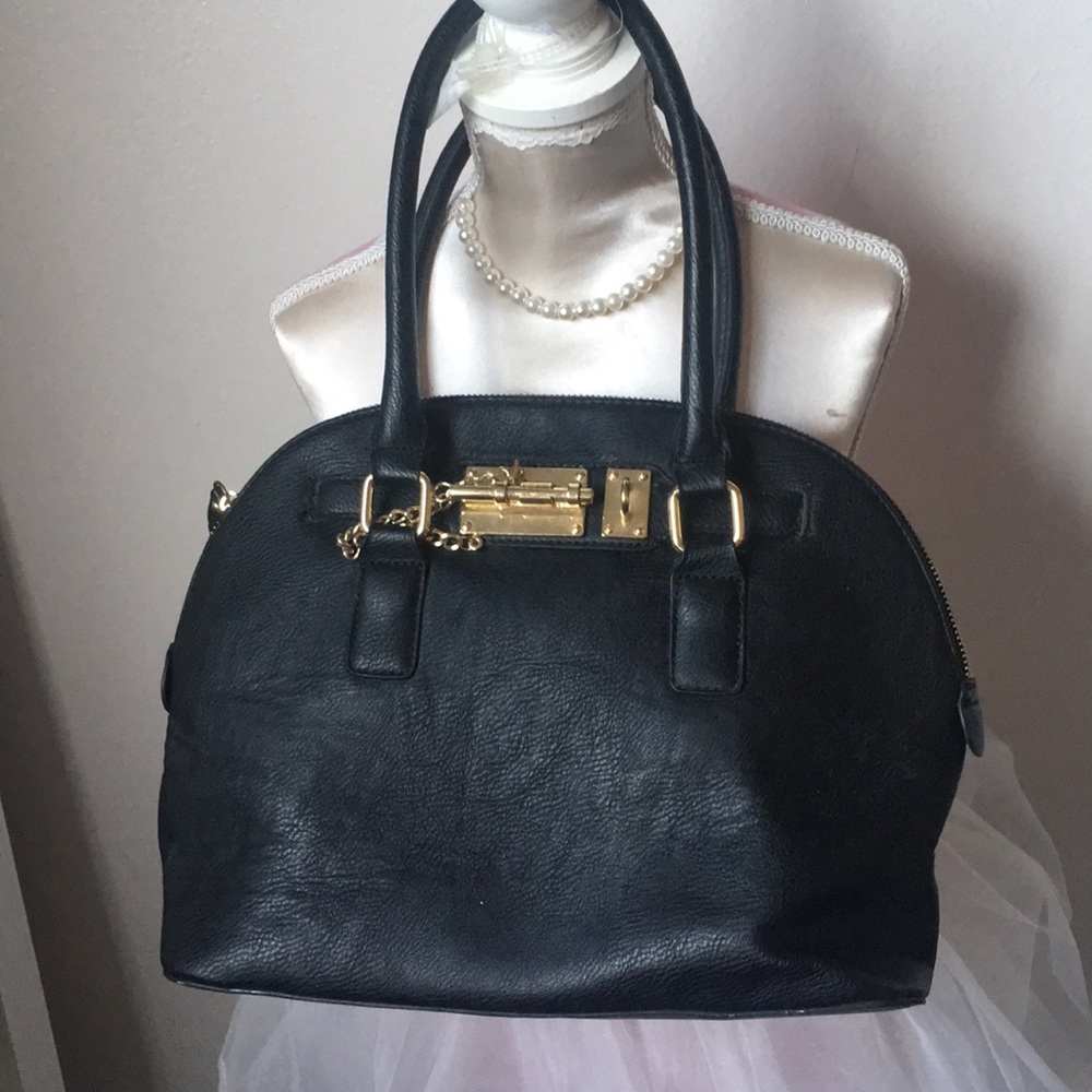 Apt 9 purse